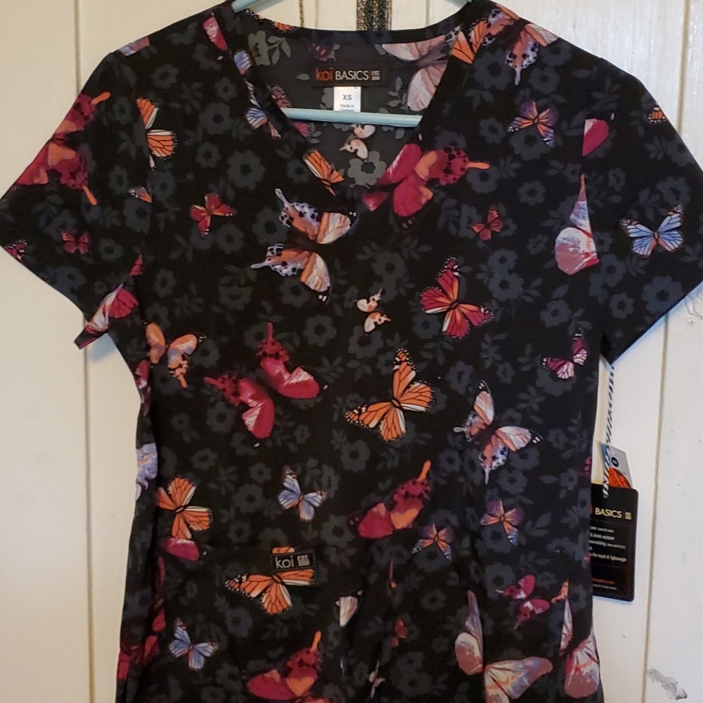 KOI Basics nursing scrub top XS butterflies